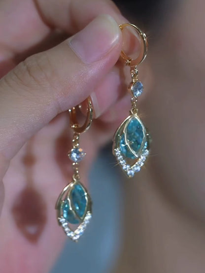 Aretes Altessa Gota Celestial Efecto Rostro Iluminado Micropavé de Circonia & Oro 14K