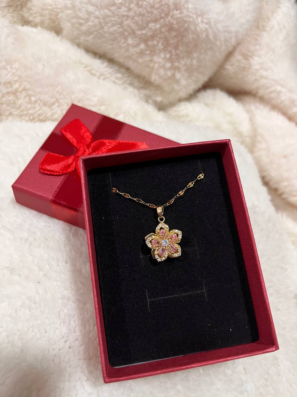 Collar Flor Rosa Giratoria + CAJA REGALO