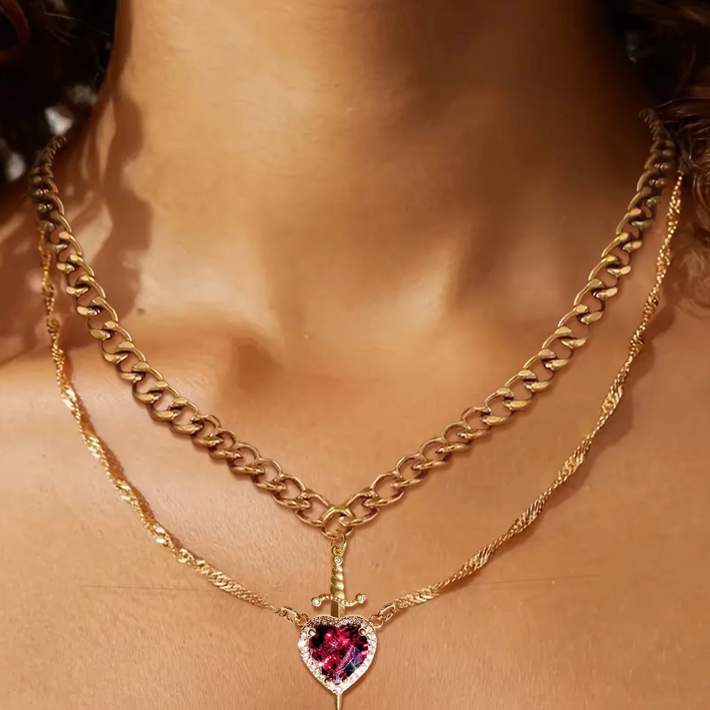 Set Collares Corazón & Espada + Caja Regalo