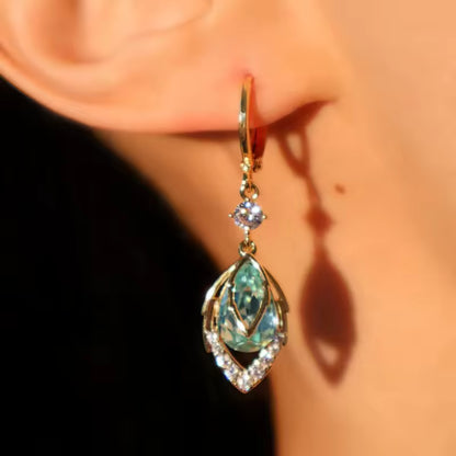 Aretes Altessa Gota Celestial Efecto Rostro Iluminado Micropavé de Circonia & Oro 14K